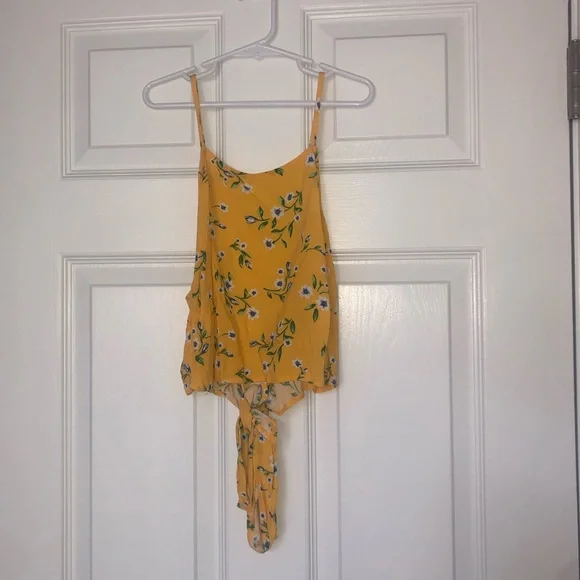 Cute Kendall & Kylie Yellow Tie Back Crop Top - Picture 1 of 6